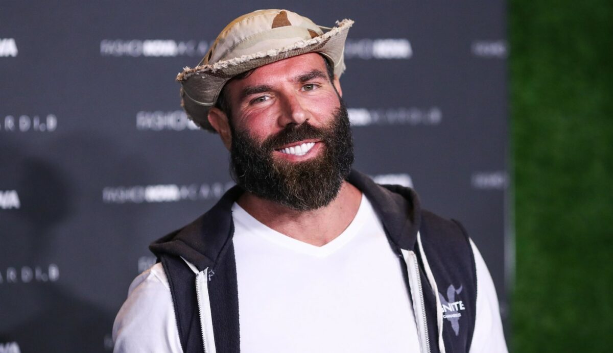 Imagine Stire Regele Instagramului, scos pe ușa din dos! Dan Bilzerian spune că tatăl său i-a furat imperiul | 2review.ro