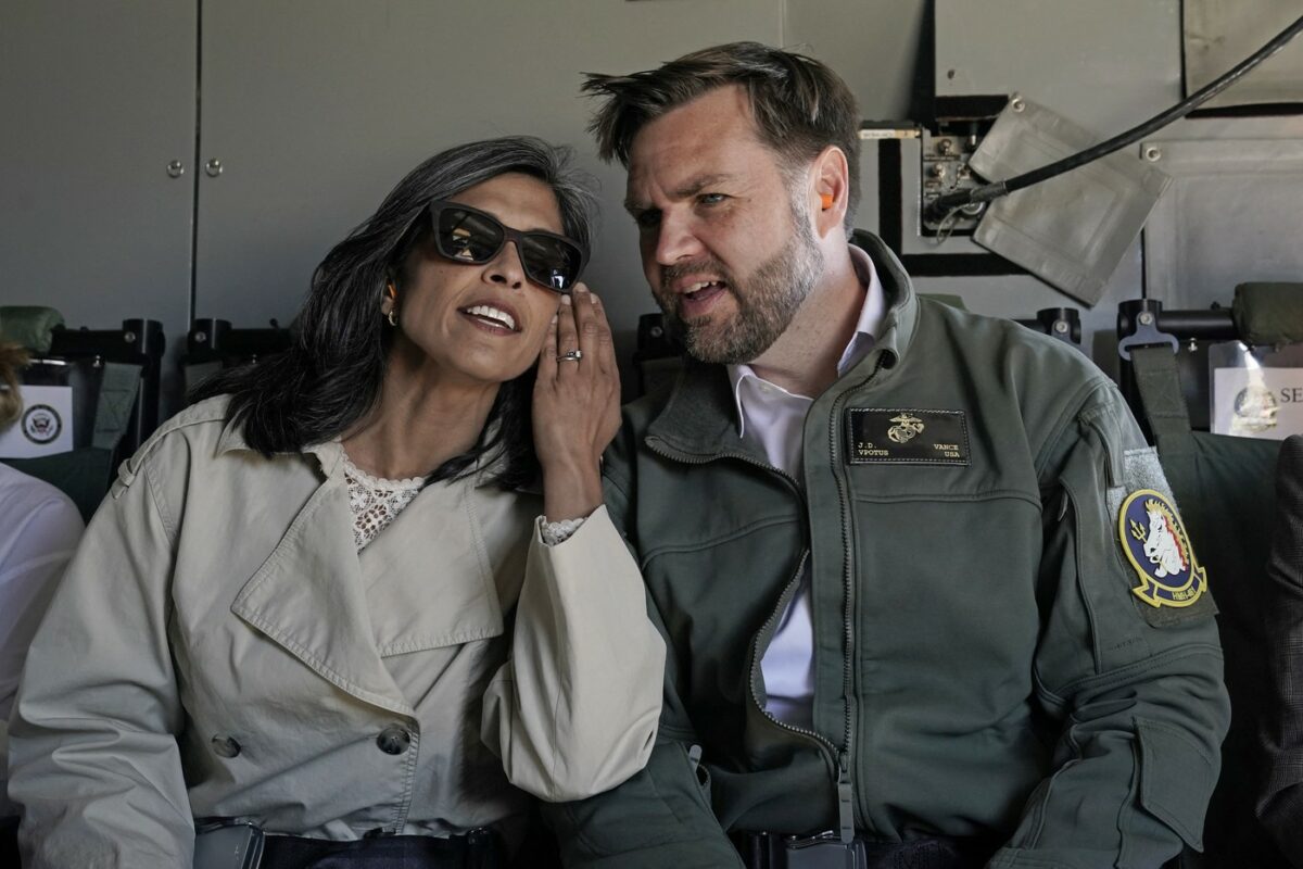 Imagine Stire Internetul fierbe după o fotografie cu JD Vance: criză de cuplu sau regie perfectă? | 2review.ro