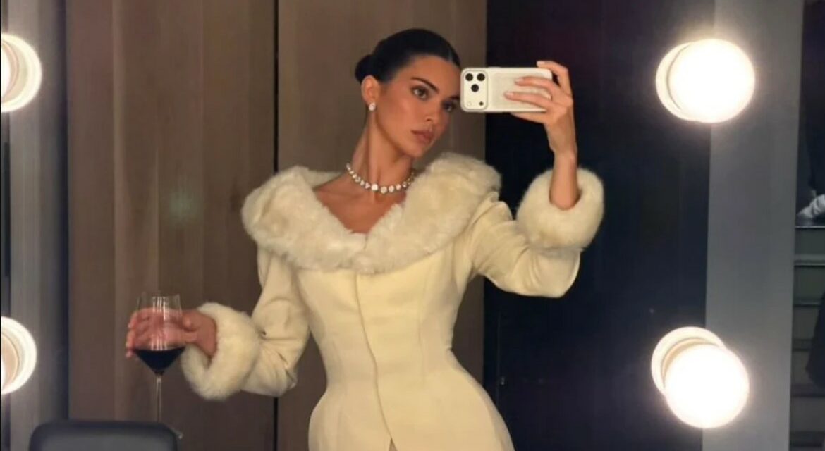 Imagine Stire Cum a sărbătorit familia Kardashian Crăciunul. Au schimbat tradiția pe care o respectau de ani buni | 2review.ro