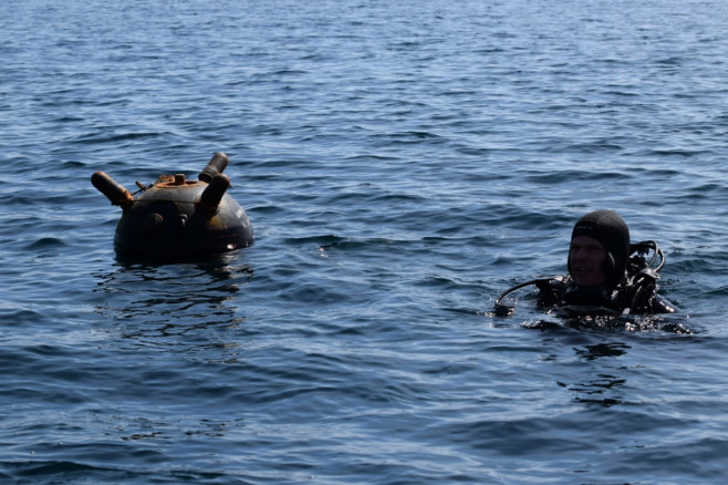 Tensiune la Marea Neagră. Posibile mine marine, observate aproape de mal