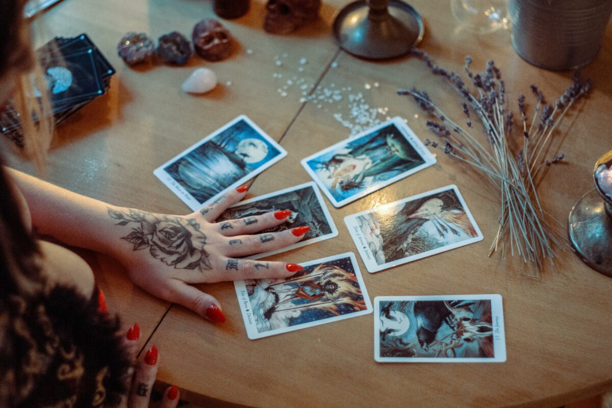 Imagine Stire Cartea de Tarot a zilei de 30 martie 2026. Mesajul Diavolului: nu ești captiv! | 2review.ro
