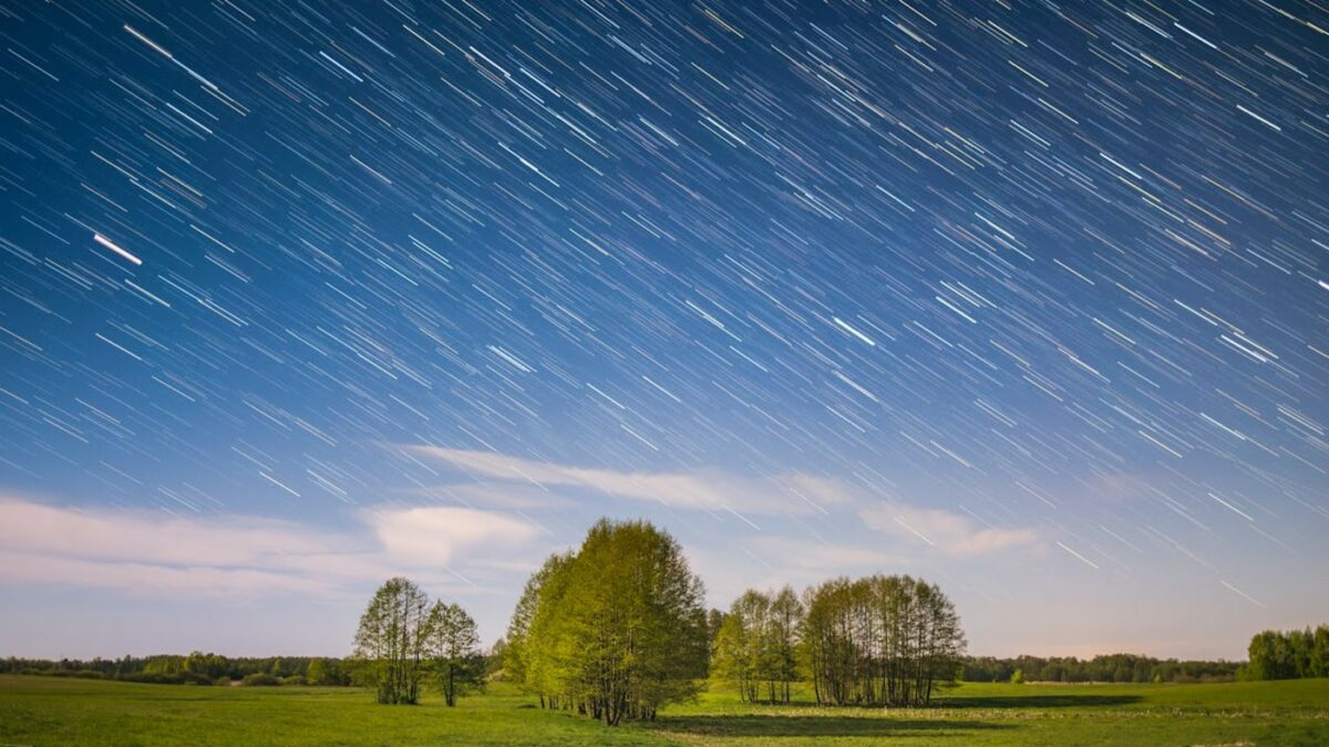 Geminidele 2025. Când și cum putem vedea fenomenul spectaculos denumit ”ploaia de meteori”