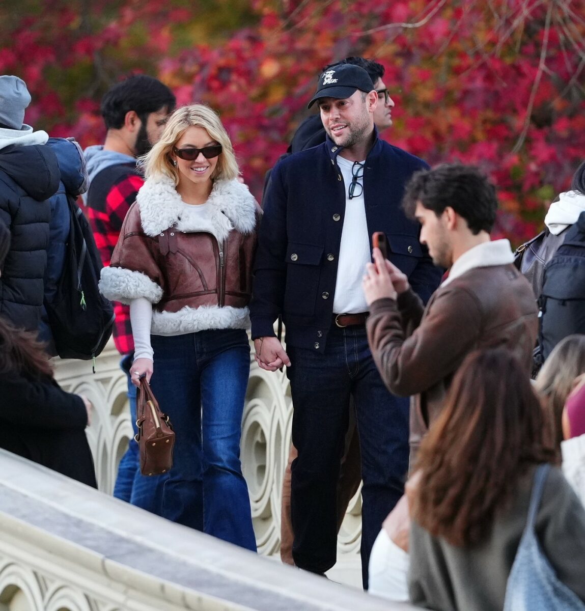 Imagine Stire Cea mai frumoasă actriță a momentului a ales un milionar de pe lista lungă a bărbaților care o curtau: „Devine serioasă treaba!” | 2review.ro