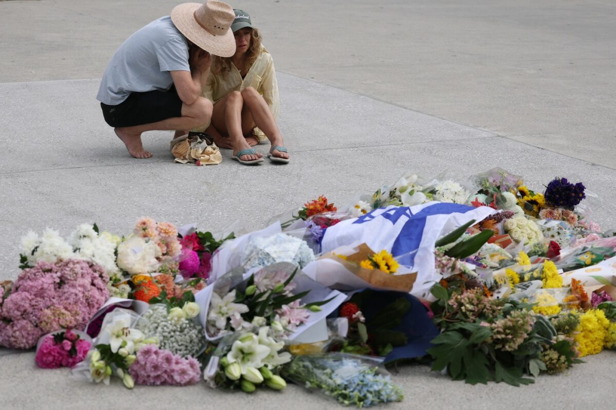 Imagine Stire Victimele masacrului din Australia, comemorate în mai multe orașe. Imagini emoționante după cel mai grav atac din istoria statului | 2review.ro