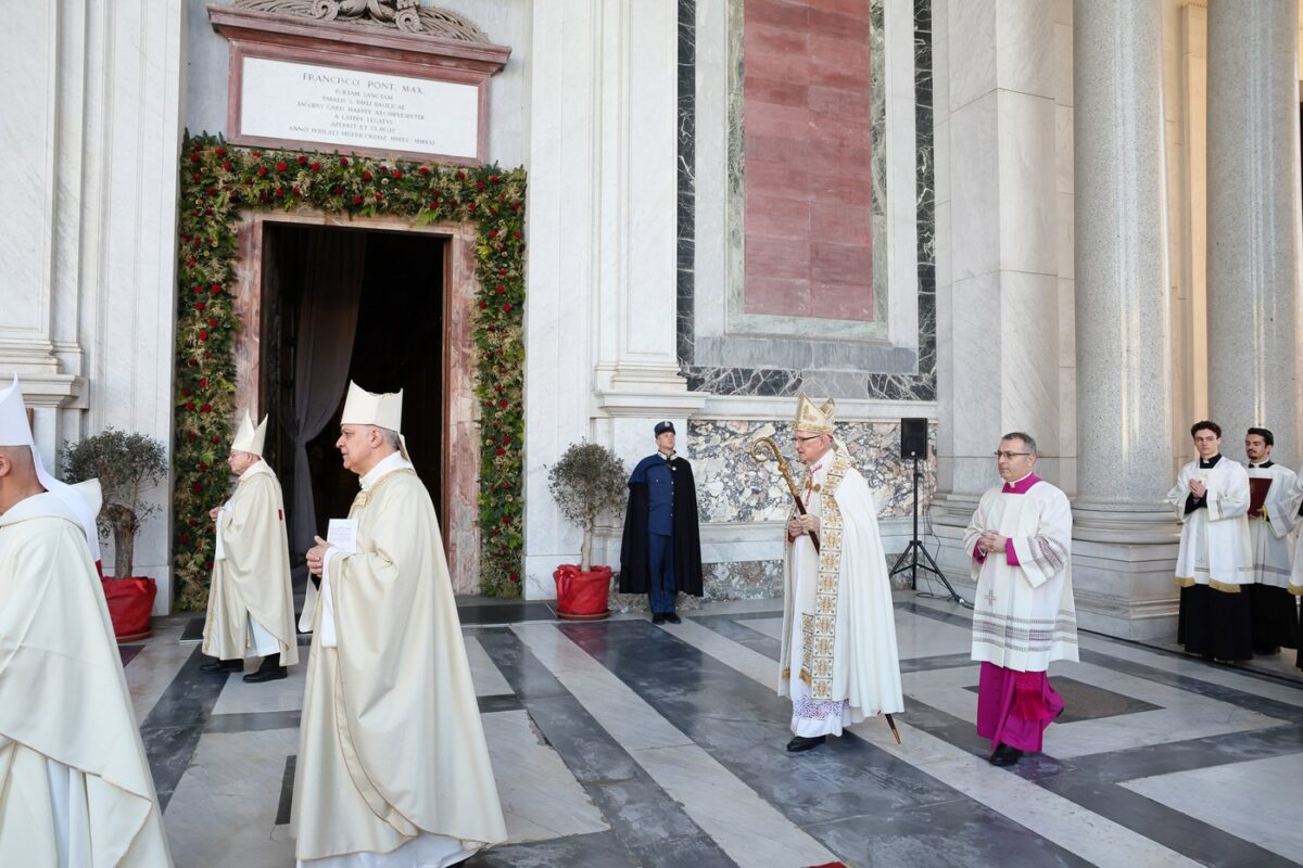 Imagine Stire Ceremonie deosebită la Vatican: Poarta de la Bazilica Sfântul Paul a fost închisă. Papa Leon nu a fost prezent | 2review.ro