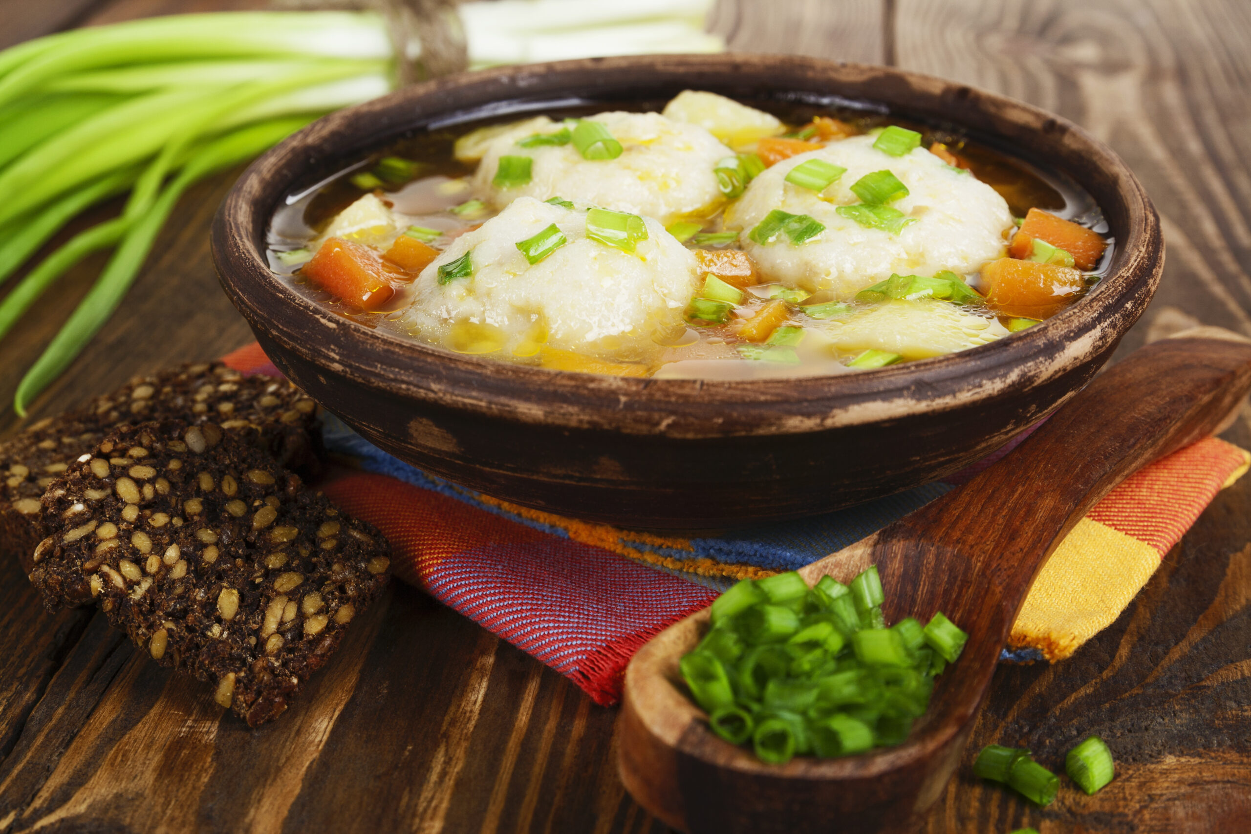 Borș cu găluște de brânză ca la Mănăstirea Sucevița. Se servește azi, 27 decembrie/ sursă foto: envato.com