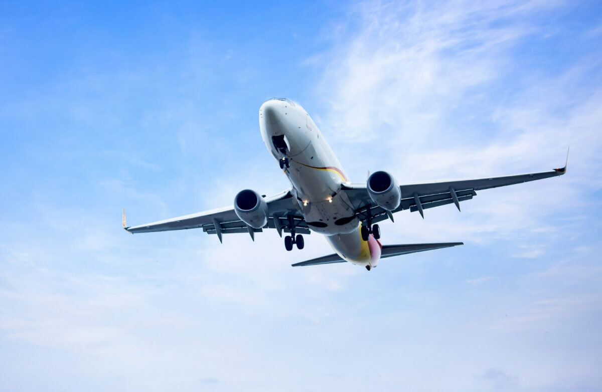 Cântăreț în vârstă de 34 de ani, mort într-un accident aviatic oribil. Avionul de mici dimensiuni s-a prăbușit la scurt timp de la decolare