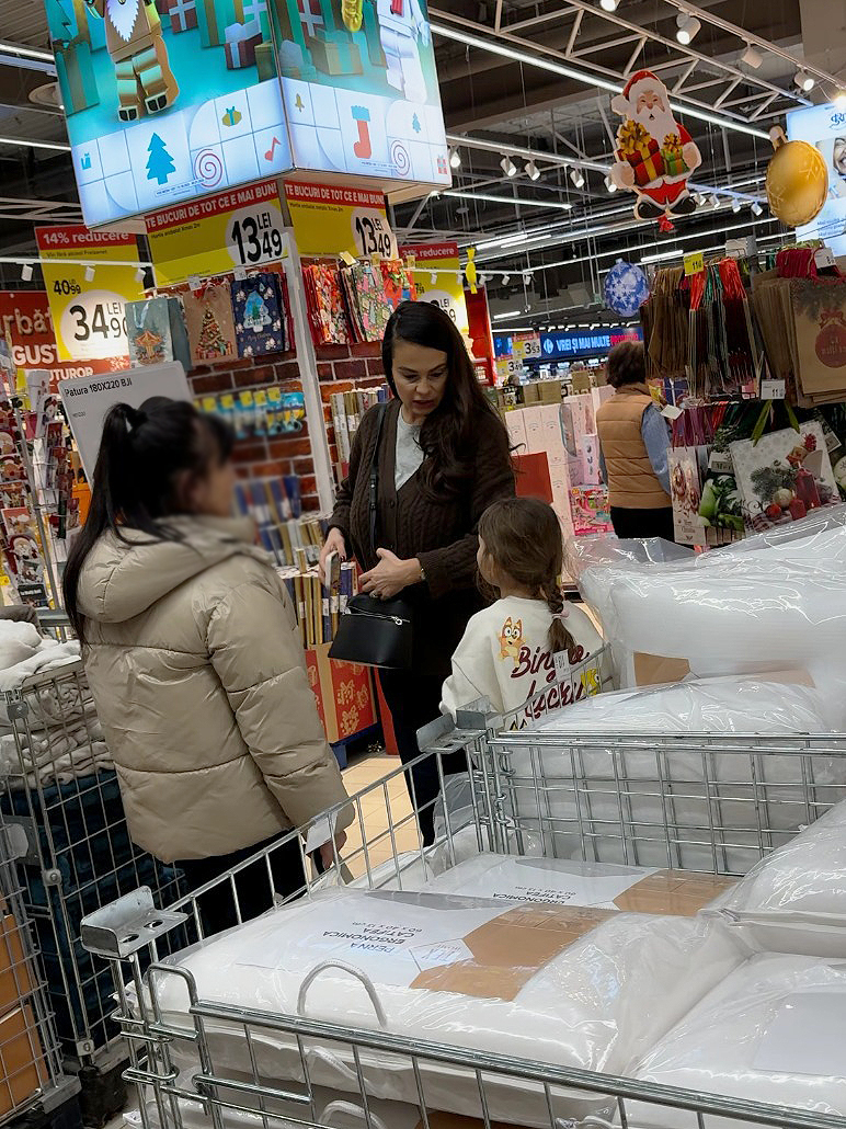 Anca Serea a ieșit la cumpărături cu bona și fetița