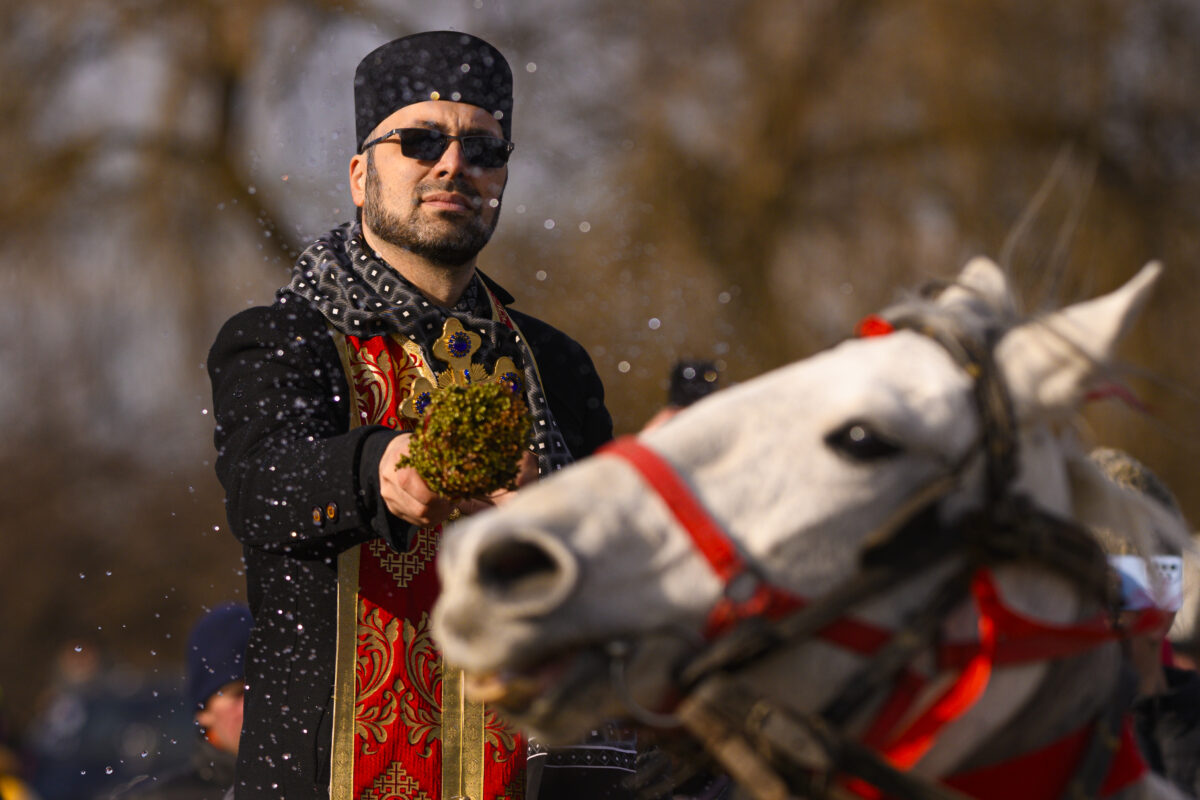 Obiceiul vechi care se mai ține și astăzi de Bobotează. Ce simbolizează, de fapt, acest ritual și de ce a dispărut din multe zone