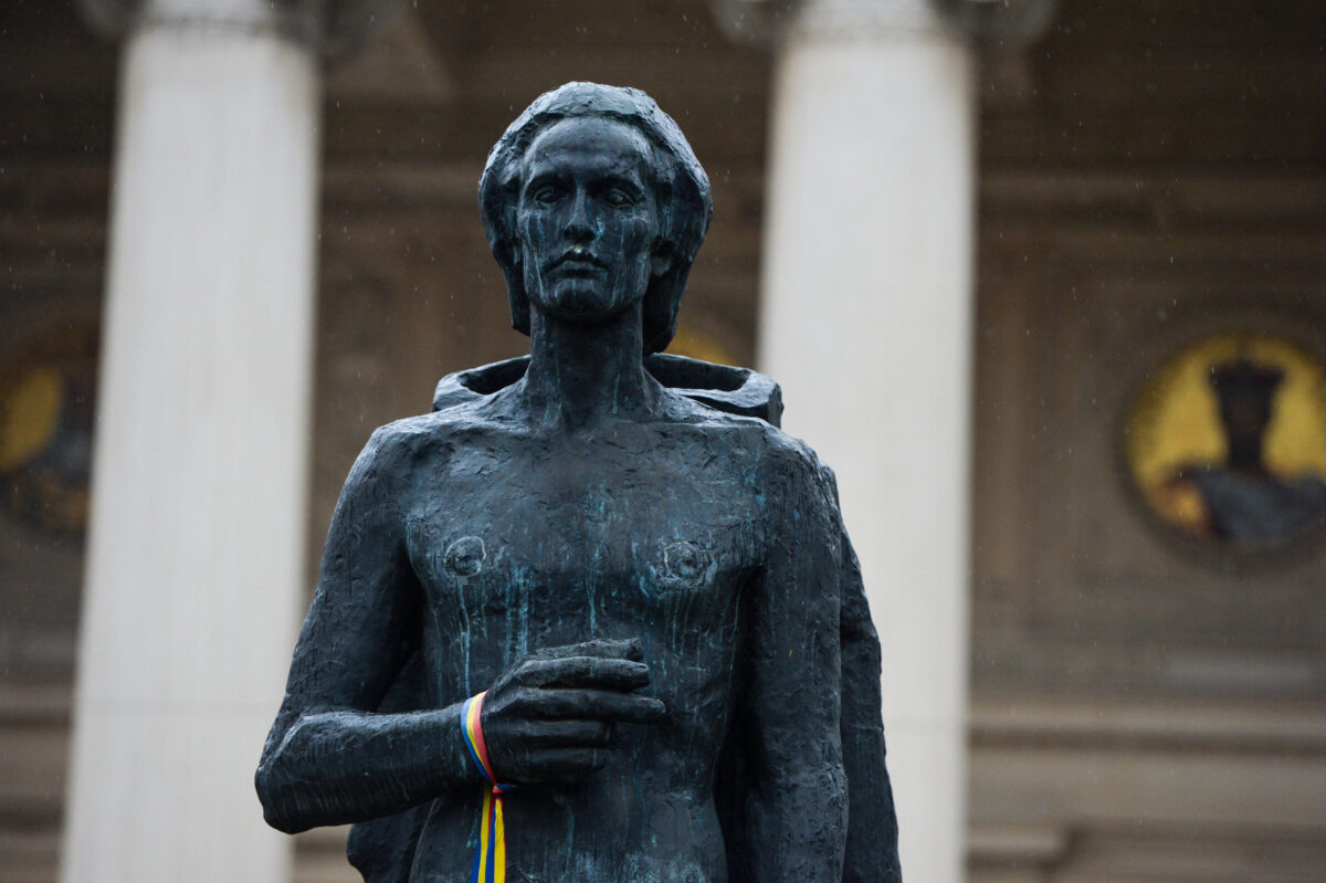 Ce părere ar avea Mihai Eminescu despre România de astăzi. 176 de ani de la nașterea poetului național
