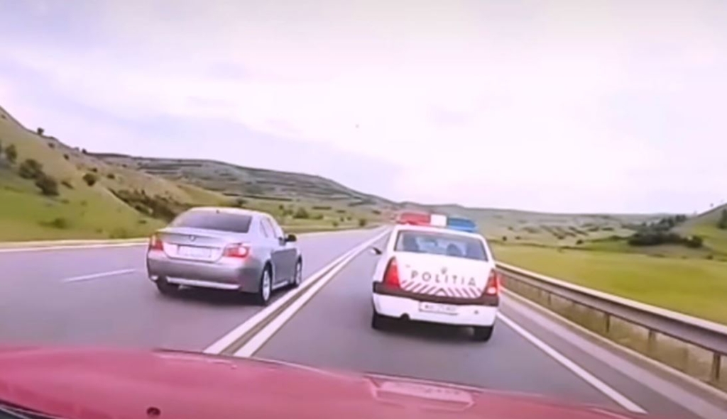 Când ai voie să depășești o căruță pe linie continuă