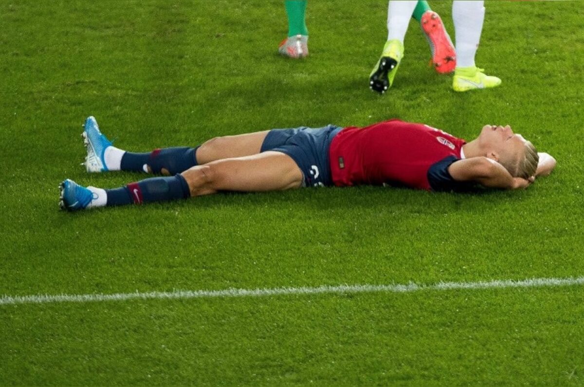 Imagine Stire Cine este fotbalista din spatele gigantului de la Manchester City? | 2review.ro