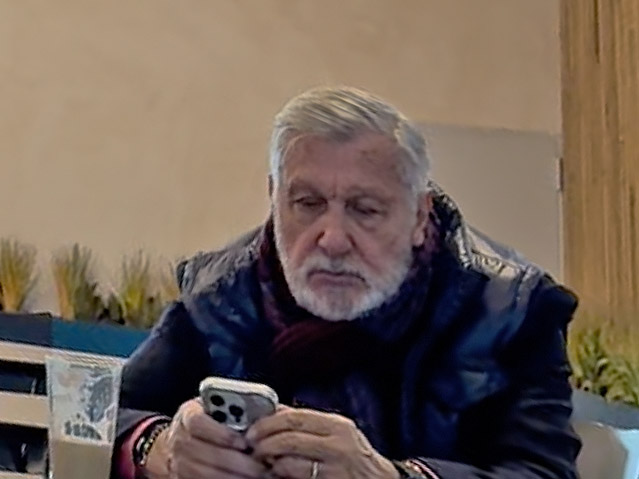 Ilie Năstase a ieșit singur la o cafea