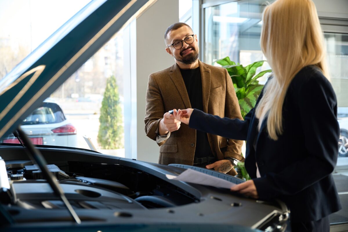 Taxă înmatriculare mașină 2026. Cât trebuie să plătești dacă îți cumperi un automobil
