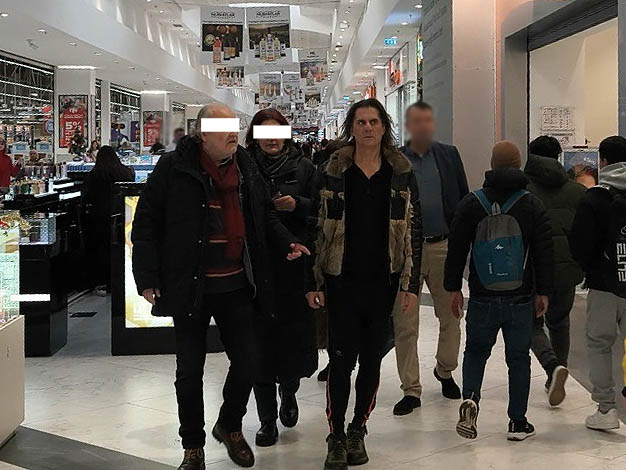 Marian Ionescu a atras, din nou, priviri în mall