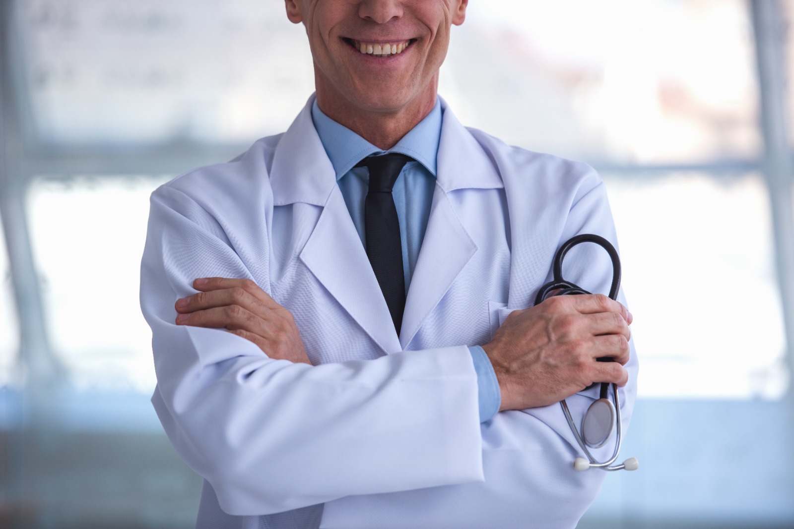 Cât câștigă un medic la o clinică privată în 2026. Suma pe care o primește lunar 