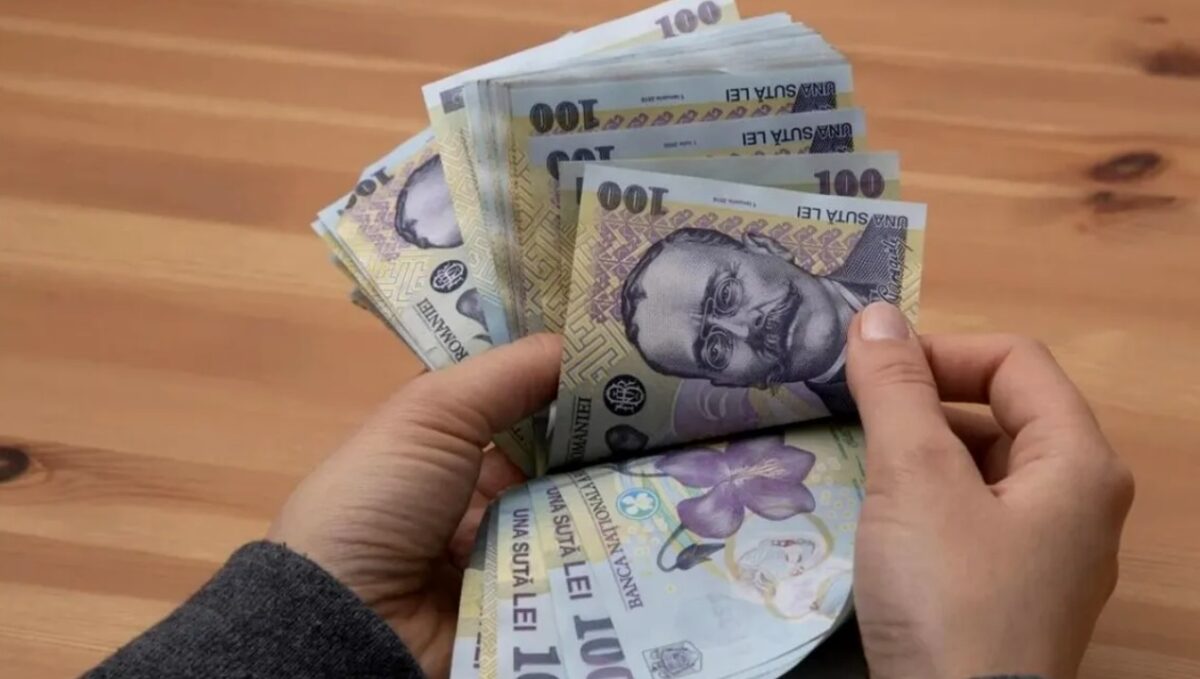 Angajații din România care primesc 18.000 de lei pe lună, dar atacă în instanță tăierile: „Avem rate și copii la școală”