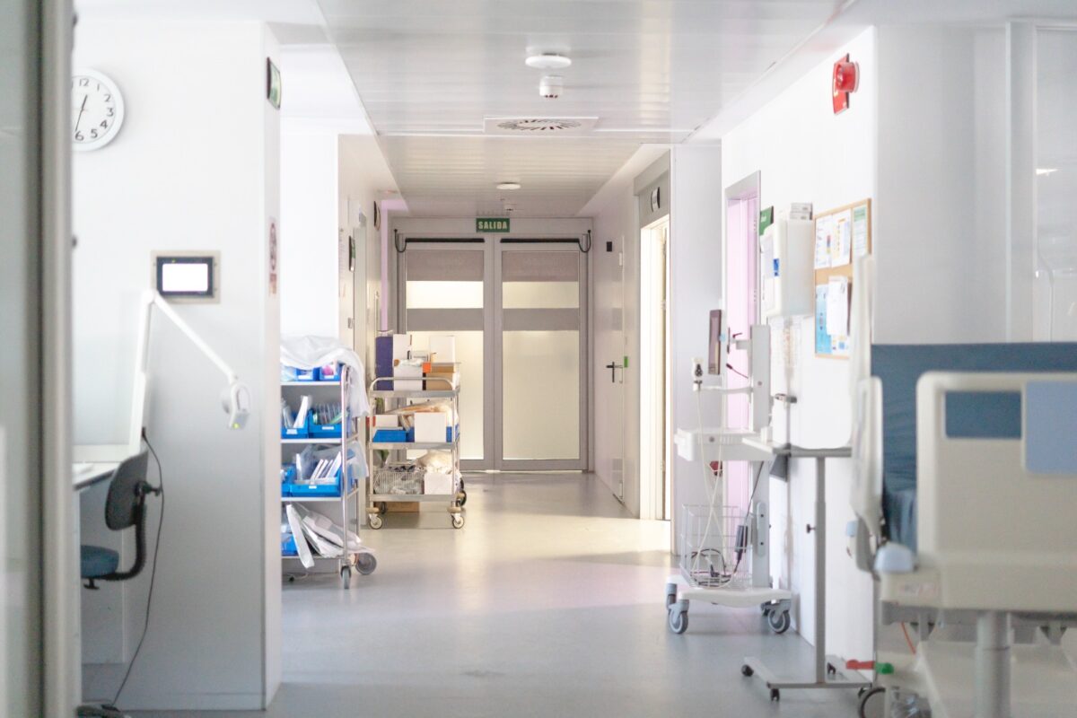 Servicii medicale gratuite chiar dacă nu ești asigurat. Ce drepturi au persoanele neasigurate