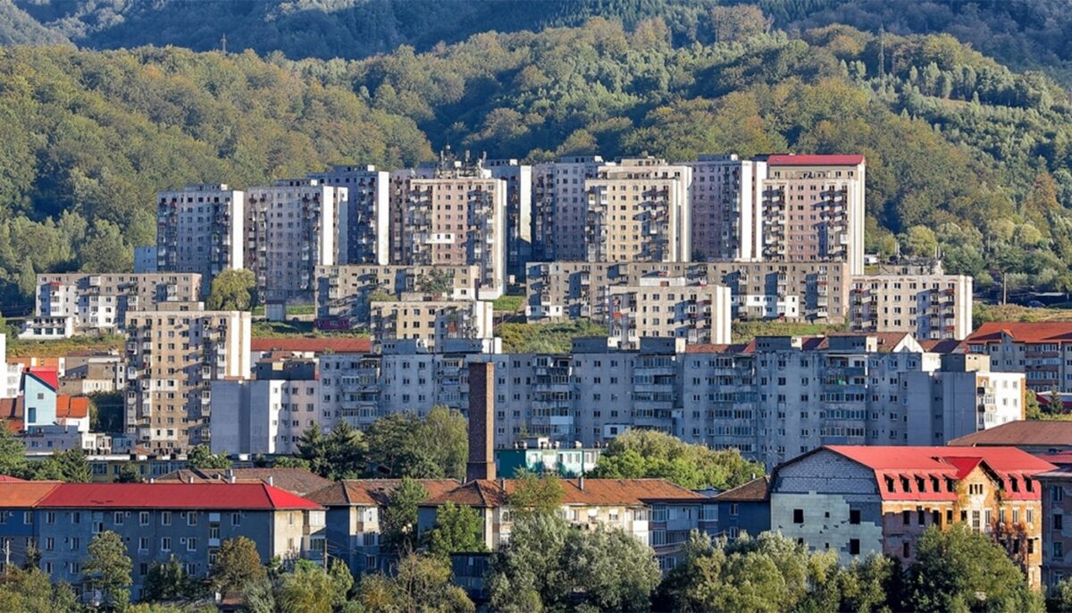 Raiul imobiliar din 2026 | Orașul din România în care un apartament cu 2 camere costă doar 8.000€