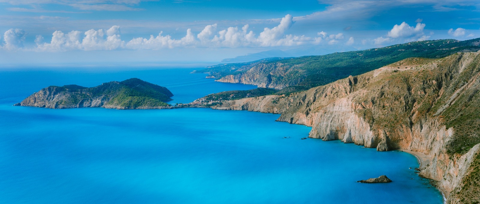 Insula din Grecia care oferă 500 de euro pe lună, cazare și mâncare