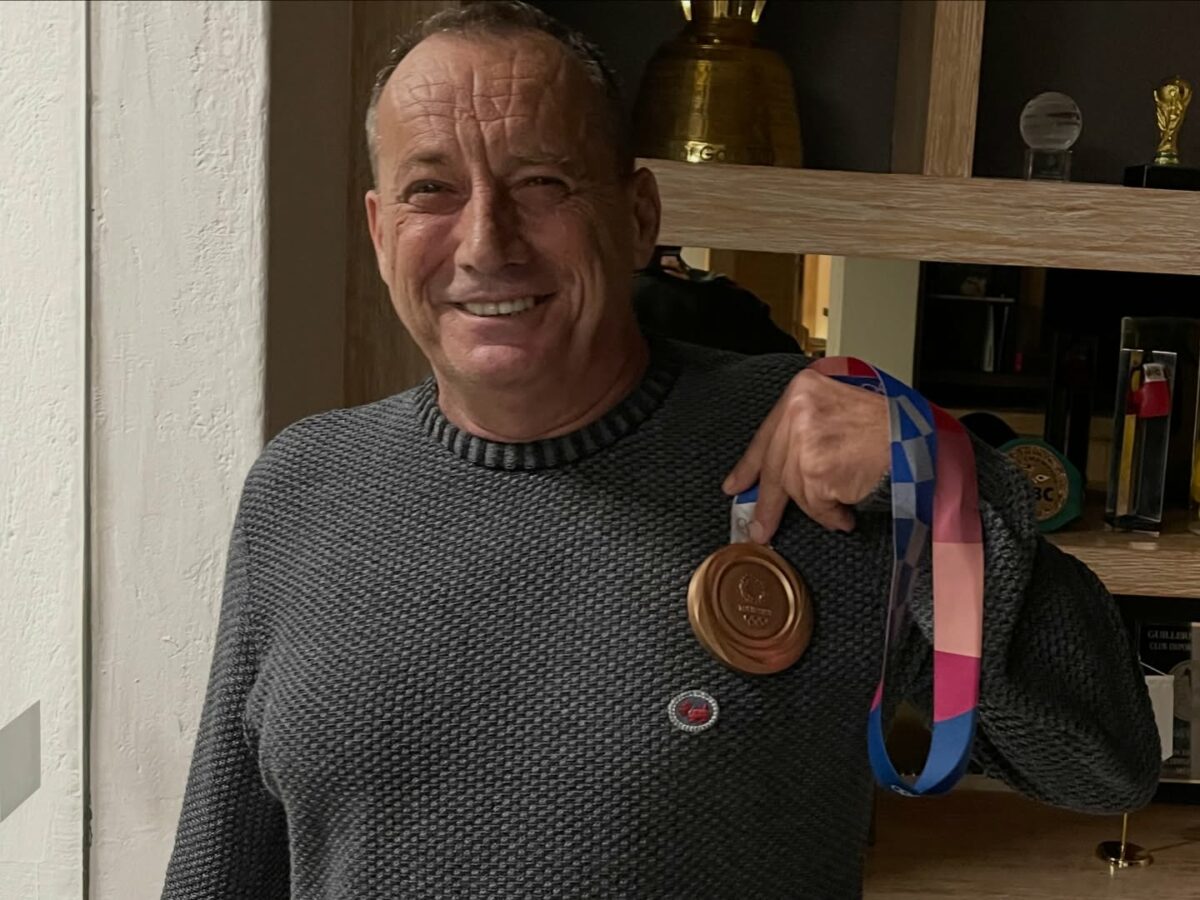 Imagine Stire Fostul președinte al clubului unde a activat Adrian Mutu, împușcat mortal! Tragedia a avut loc chiar la înmormântarea mamei sale | 2review.ro