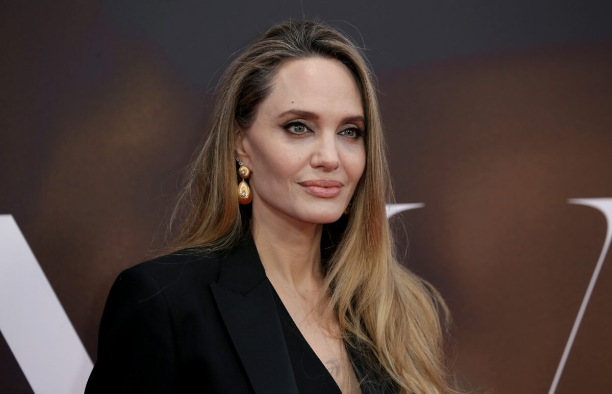 Imagine Stire Angelina Jolie, nerăbdătoare să se mute în Europa. Actrița „nu-și mai recunoaște țara” | 2review.ro