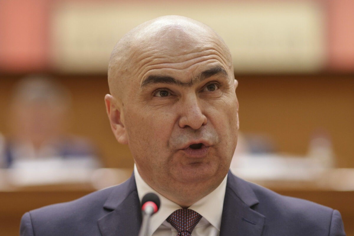 Guvernul Bolojan a decis: ce categorie de români pot trăi cu o cotă de hrană de 32 lei/zi
