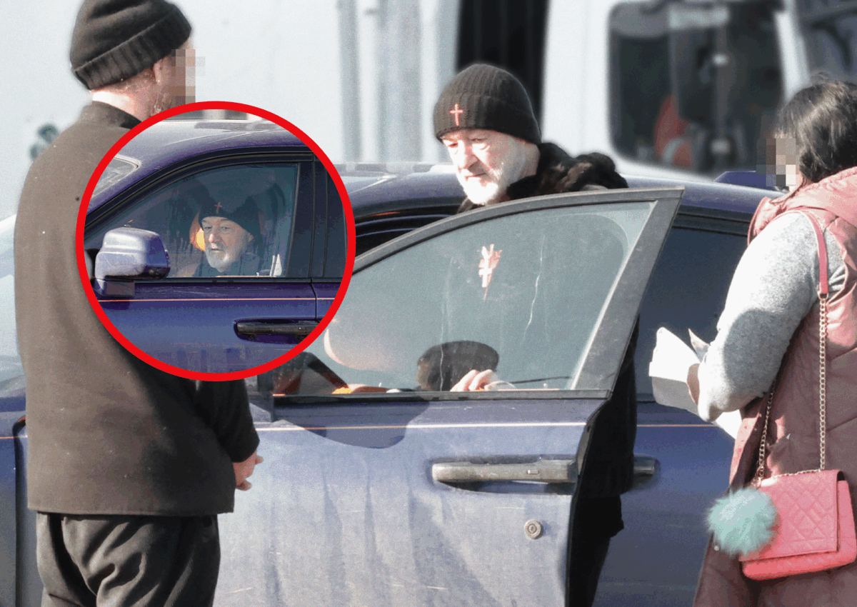 Imagine Stire Gigi Becali s-a îndepărtat rapid fără să scoată un leu! Nevoiașii au înconjurat Rolls-ul, speranța era mare | 2review.ro