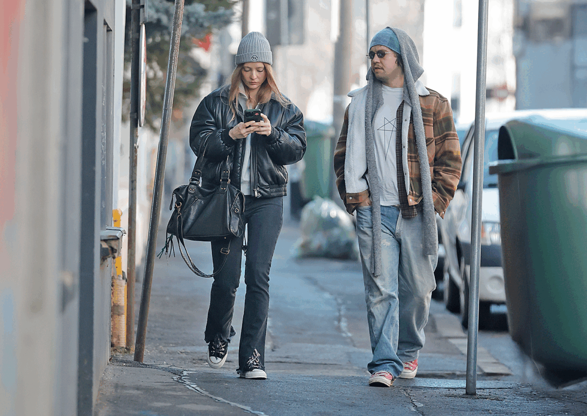 Imagine Stire Radu Siffredi era pe val, Oana Matache îl ignora. Dragostea nu mai plutește în aer? | 2review.ro