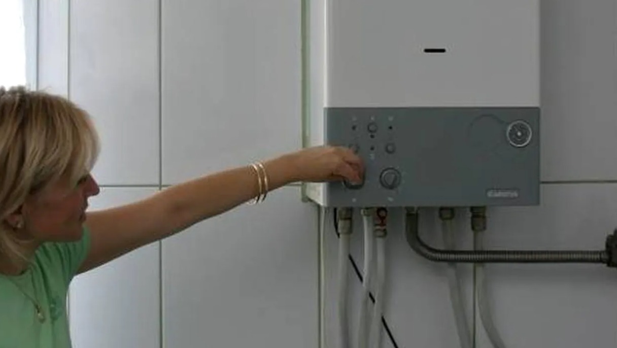 Cine trebuie să repare centrala într-o locuință închiriată. Ce obligații are chiriașul / sursă foto: social media 