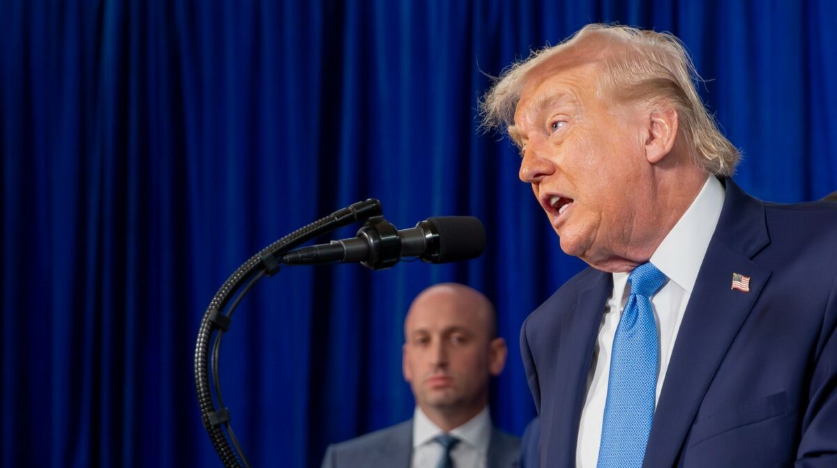 Imagine Stire Donald Trump spune că SUA vor administra Venezuela. Ce spune despre un nou atac american | 2review.ro