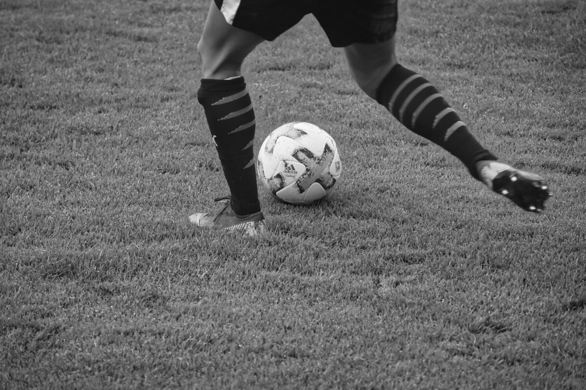 Imagine Stire Doliu în fotbal! Un jucător de doar 22 de ani a murit în vacanță, în timp ce încerca să își facă un selfie | 2review.ro