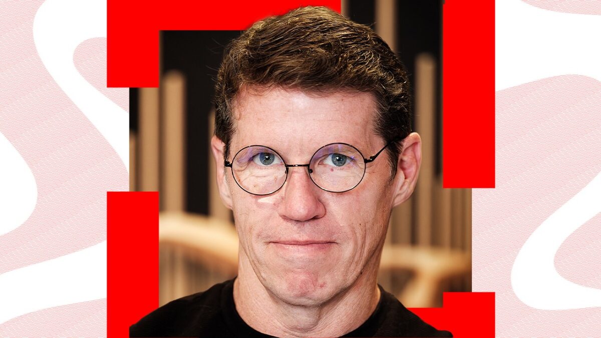 Imagine Stire Un compozitor nominalizat la Emmy a murit într-un accident de mașină | 2review.ro