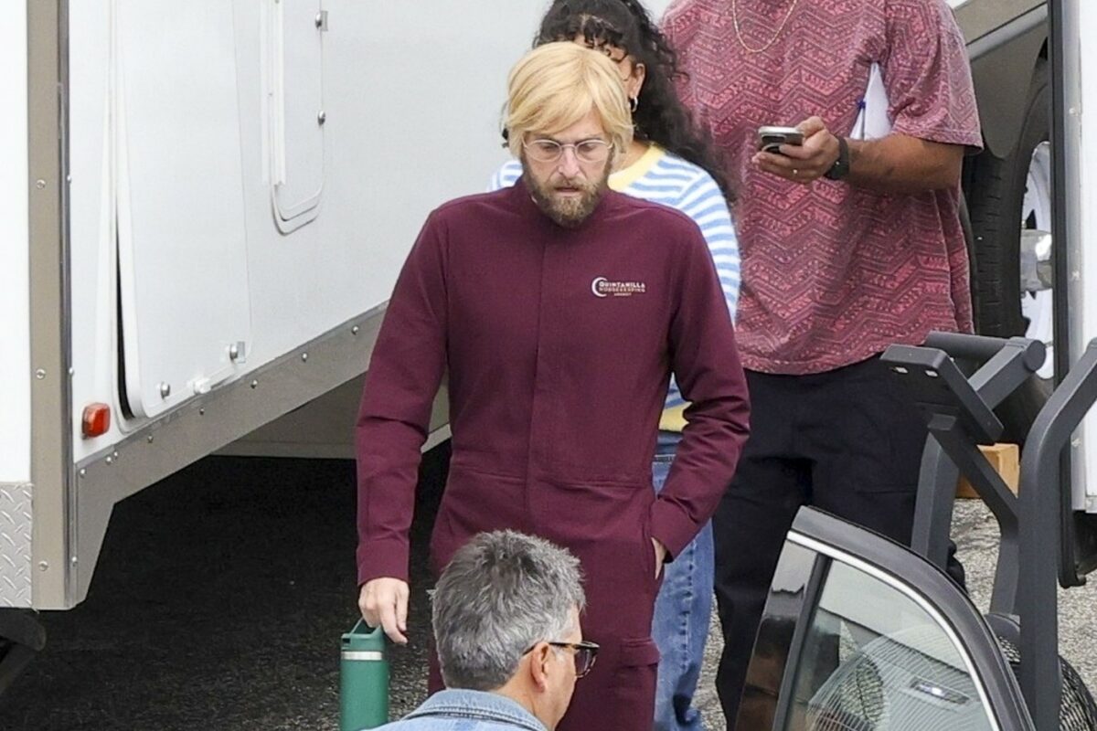 Imagine Stire Actorul care a slăbit 45 de kg în ultimele luni și fanii nu îl recunosc! A apărut schimbat radical la filmări, dar nu vrea să își spună „secretul” | 2review.ro