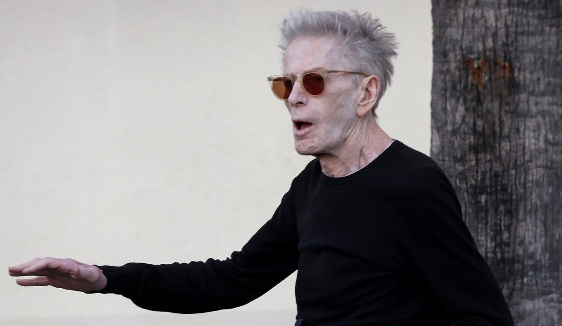 Imagine Stire A ajuns piele și os, iar fanii nu-l mai recunosc pe stradă. Unde a fost surprins zilele trecute | 2review.ro