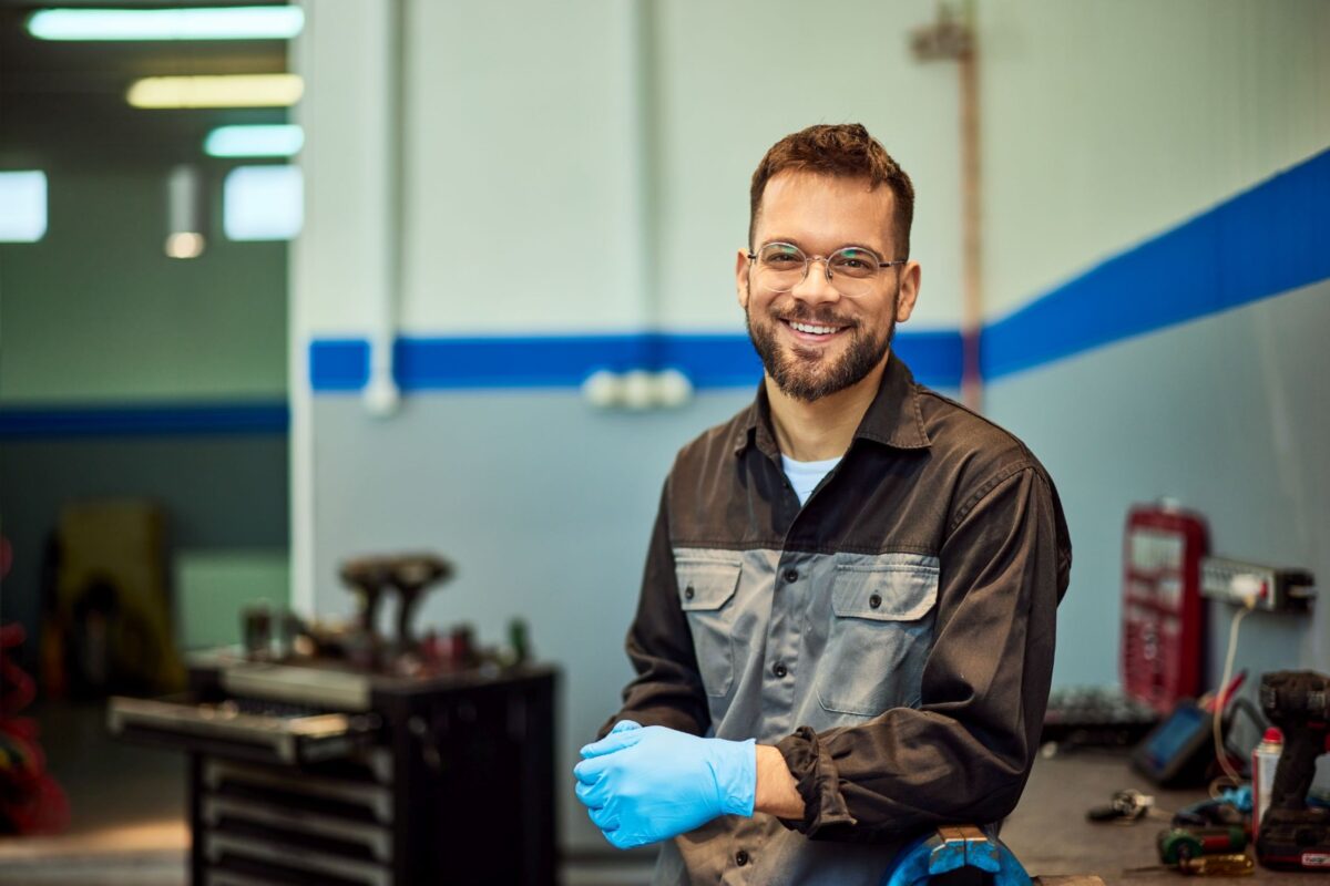 Ce salariu are un mecanic auto în 2026. Cât câștigă în funcție de experiență