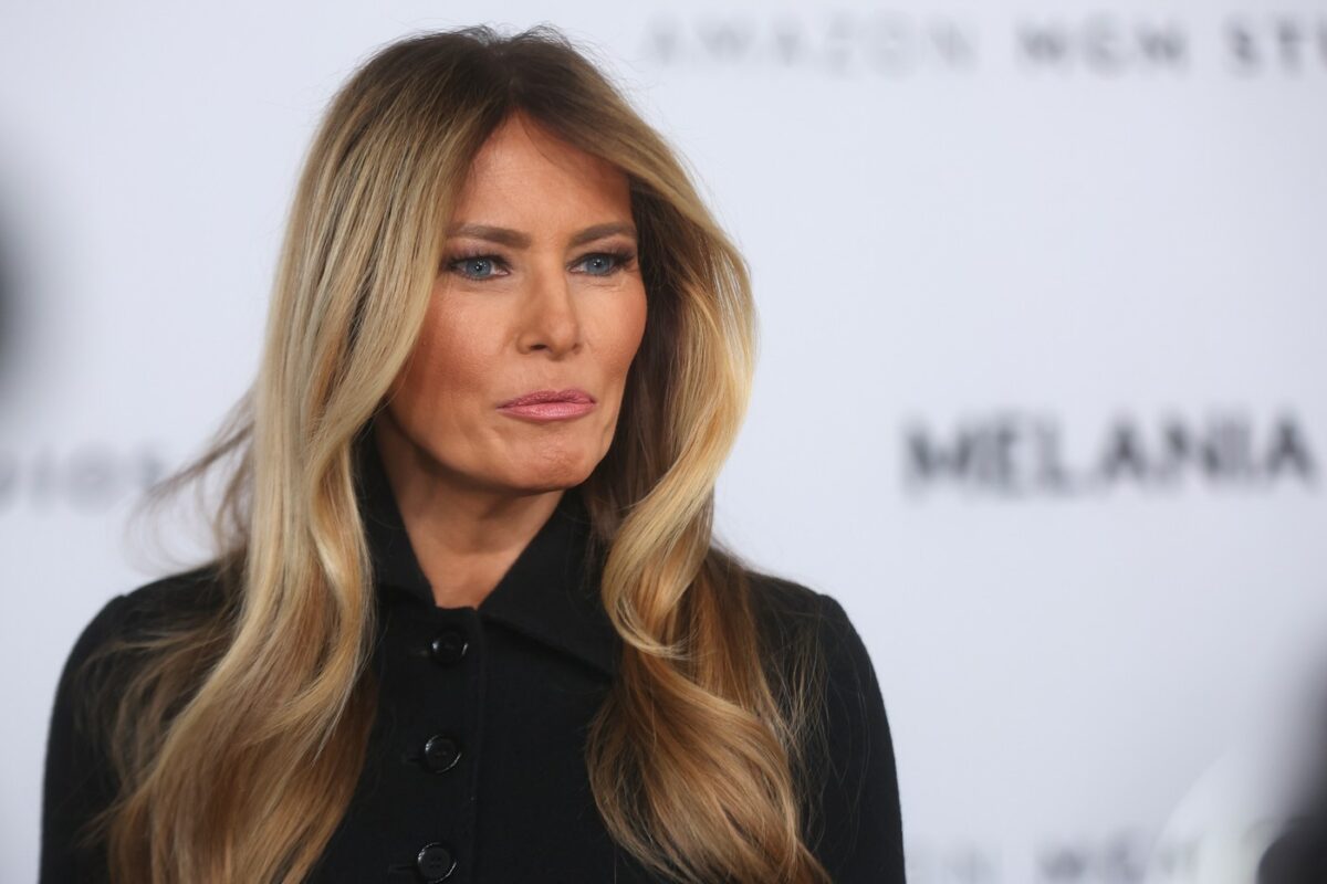 Imagine Stire Lovitură pentru Melania Trump! Familia nu a fost prezentă la marea premieră a documentarului despre viața ei | 2review.ro