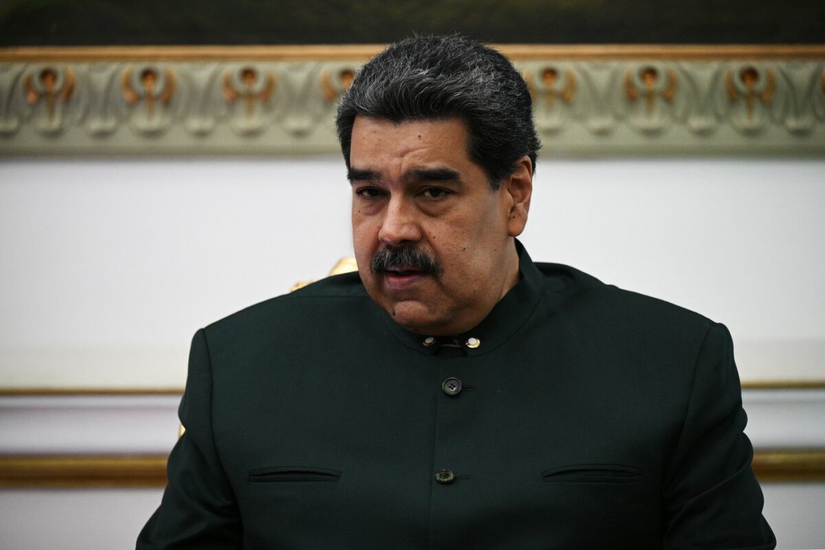 Imagine Stire SUA au atacat Venezuela. Nicolas Maduro și soția sa au fost capturați de trupele americane | 2review.ro