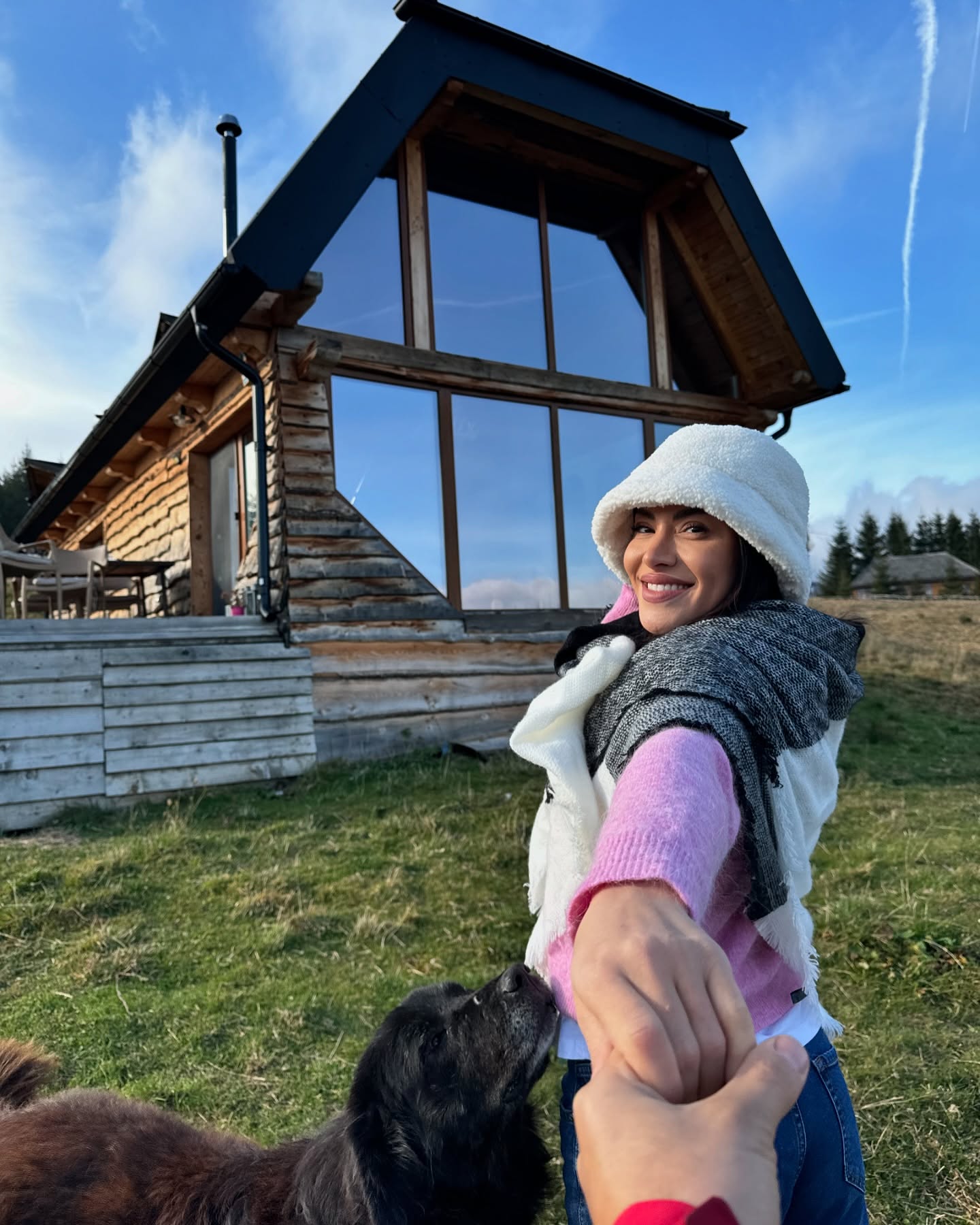 Nicoleta Nucă pusă pe treabă de ziua ei: 