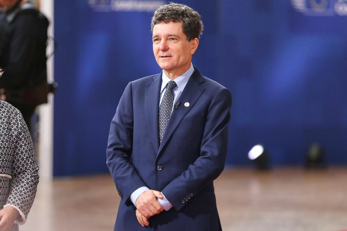 Imagine Stire Motivul bizar pentru care Nicușor Dan nu are un televizor în casă. Explicația președintelui | 2review.ro