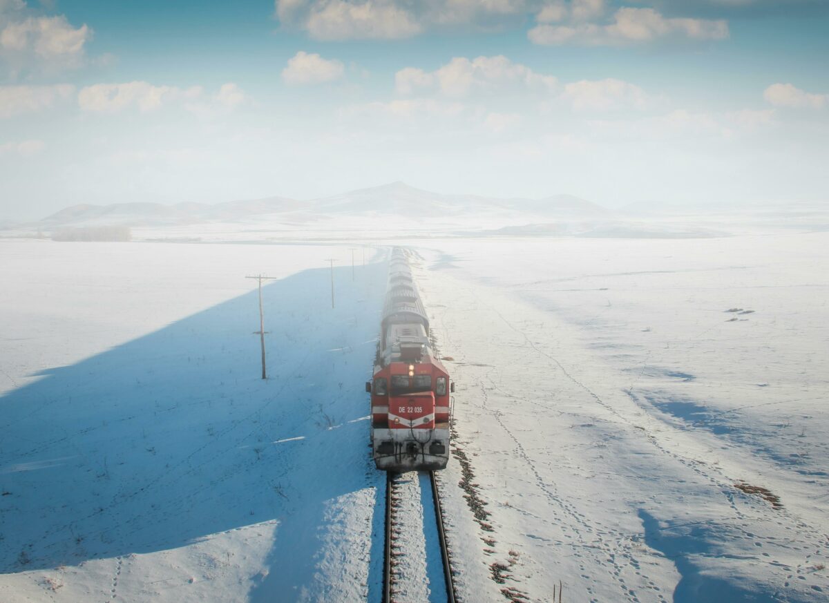 Tu știi câte fusuri orare traversează Expresul Trans-Siberian? CANCAN.RO îți spune totul despre călătorie