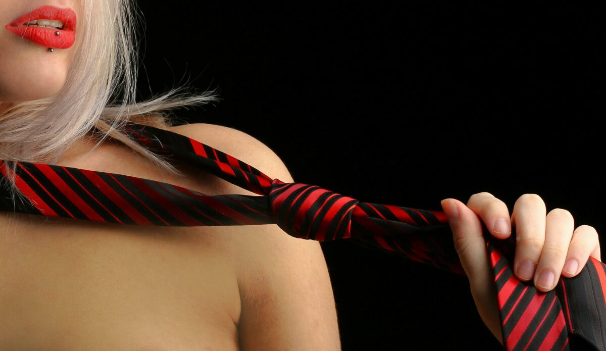 Legalizarea prostituției în România, din anii 90 aceeași idee, aceleași ziduri, alte mize