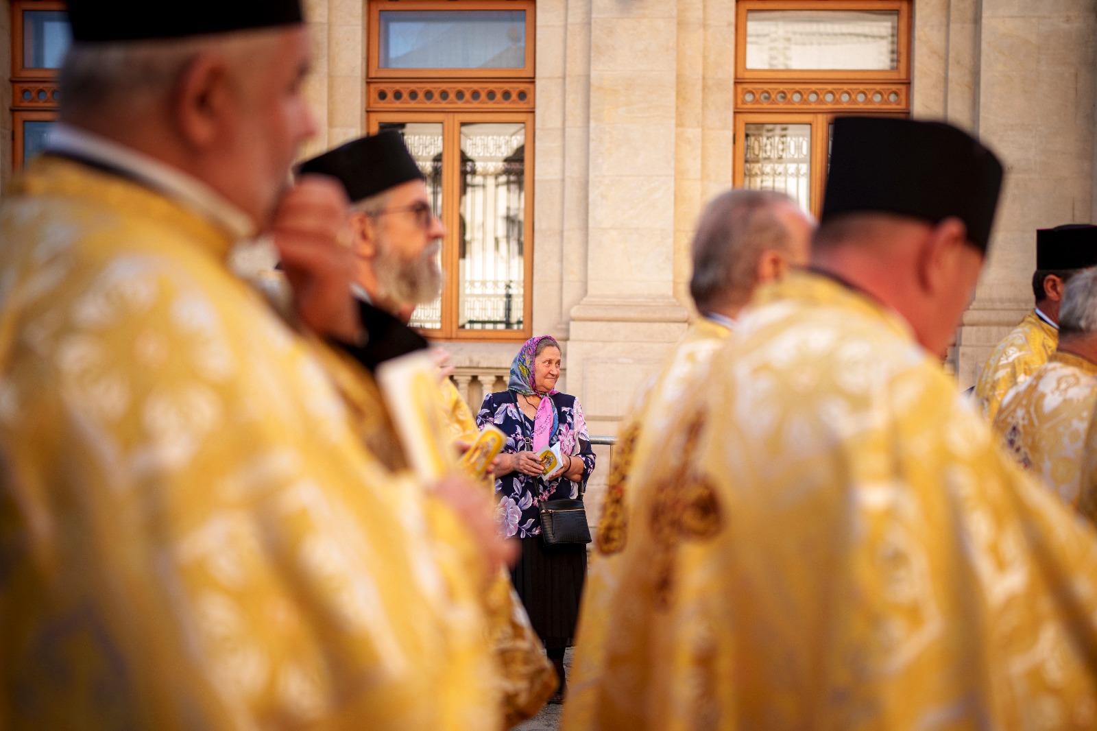 Potcap Preot Salariu preot 2026. Cât câștigă lunar, în funcție de vechime și poziția ...