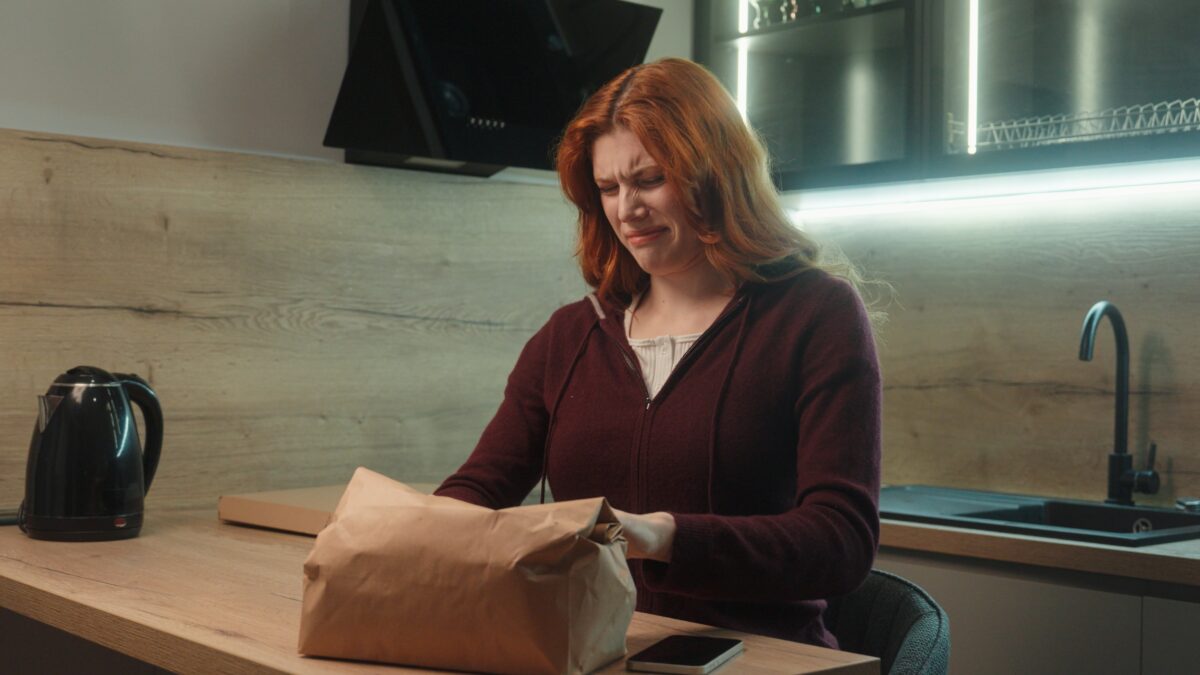 Imagine Stire Surpriză neplăcută în cutia cu lapte de migdale de la supermarket: „Nu pot să cred că am băut asta” | 2review.ro