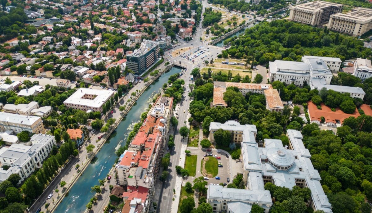 Părerea unui turist care a vizitat 100 de orașe despre București: „Are un centru mic și sărăcuț, cu câteva alei pietonale…”