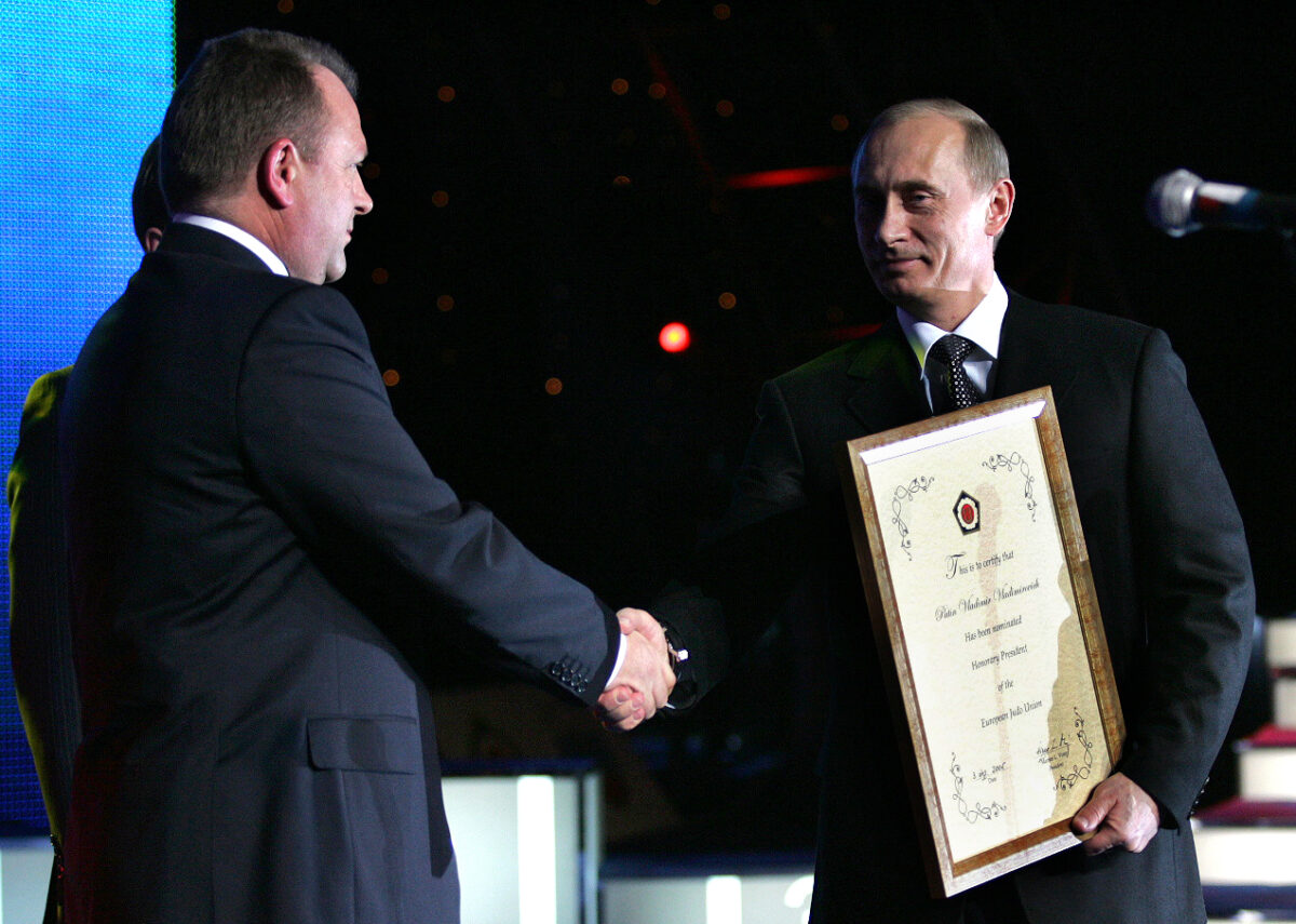Românul care l-a decorat pe Putin. Prietenia începută pe tatami în 1999