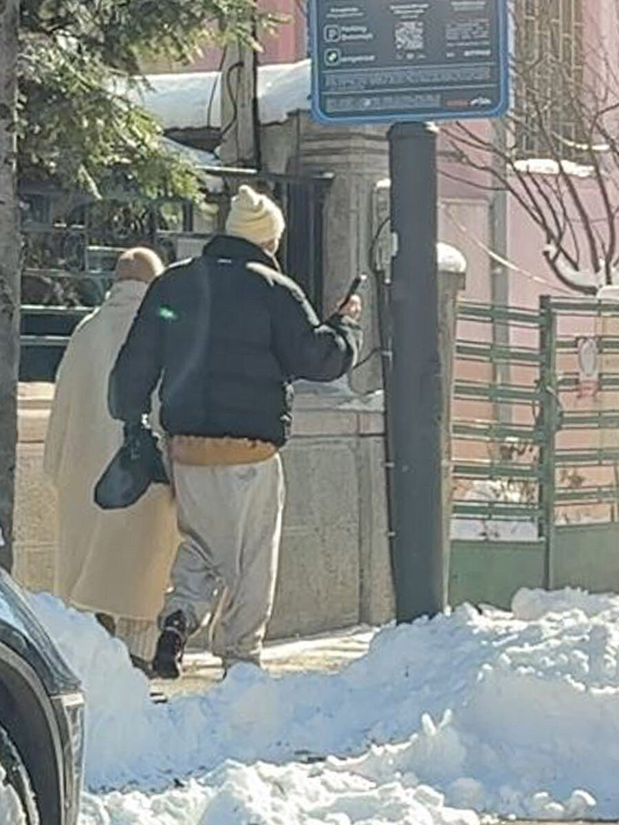 Căutau o adresă și au fost nevoiți să primească indicații de la un amic