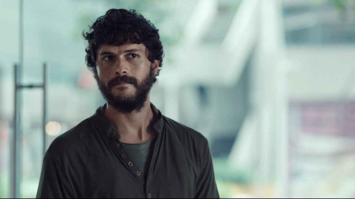 Imagine Stire Cine este Alperen Duymaz, protagonistul serialului „Leyla”, care înlocuiește emisiunea lui Cătălin Măruță la Pro TV | 2review.ro