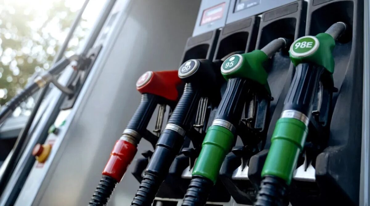 Imagine Stire Reducerea provocată de acciză se vede la pompă și nu prea. Care este prețul motorinei astăzi 8 aprilie 2026 în București și marile orașe | 2review.ro