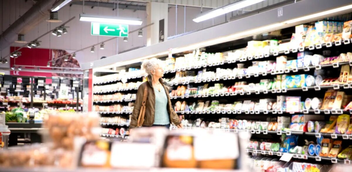 Alimentul preferat de români, mai ieftin ca niciodată. Prețuri neobișnuite la rafturi